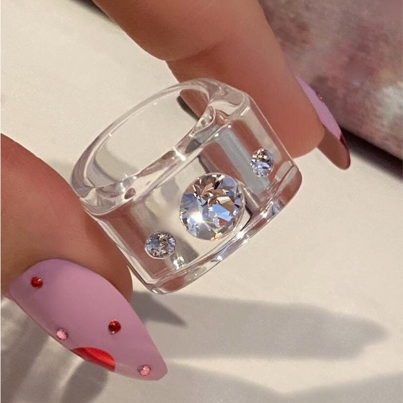 Clear Lucite Cube Ring Embellished With Crystals, Transparent Acrylic Ring - Picture 3 of 16